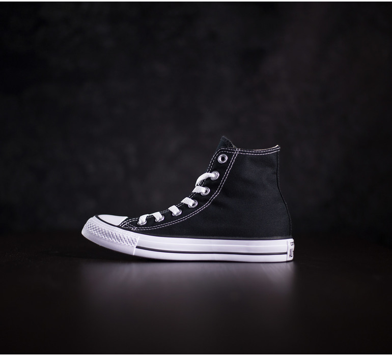 CHUCK TAYLOR