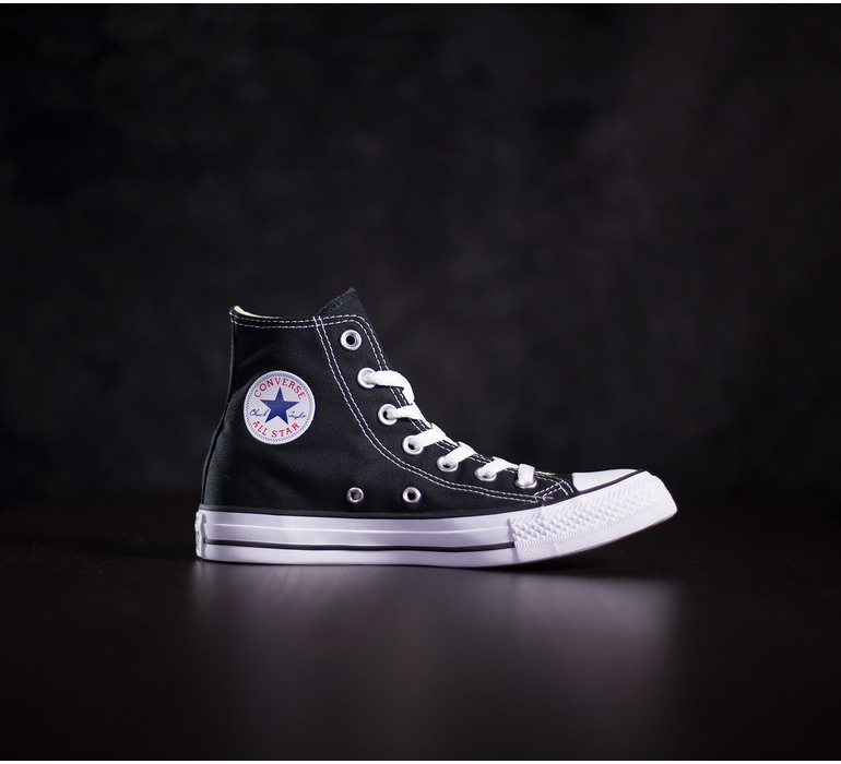 CHUCK TAYLOR