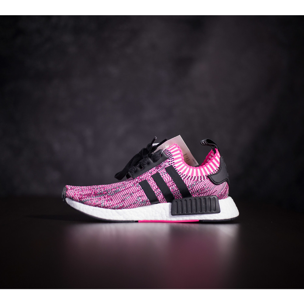 Damske ru ove tylove Adidas NMD R1 W primeknit tenisky s iernymi prvkami a boost podra kou BB2363