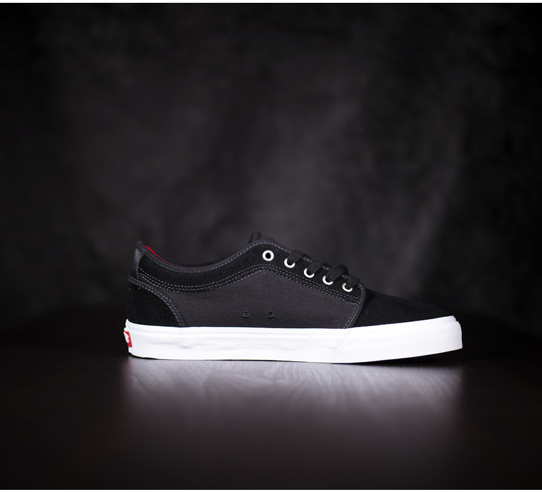 CHUKKA LOW