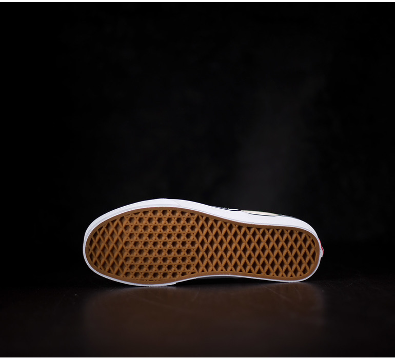 CLASSIC SLIP-ON