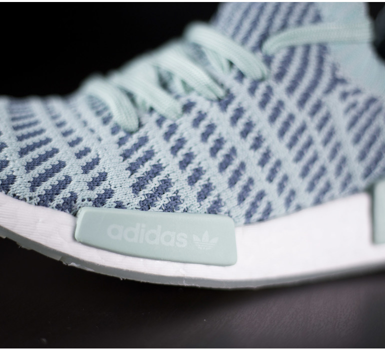 NMD R1 STLT PK W
