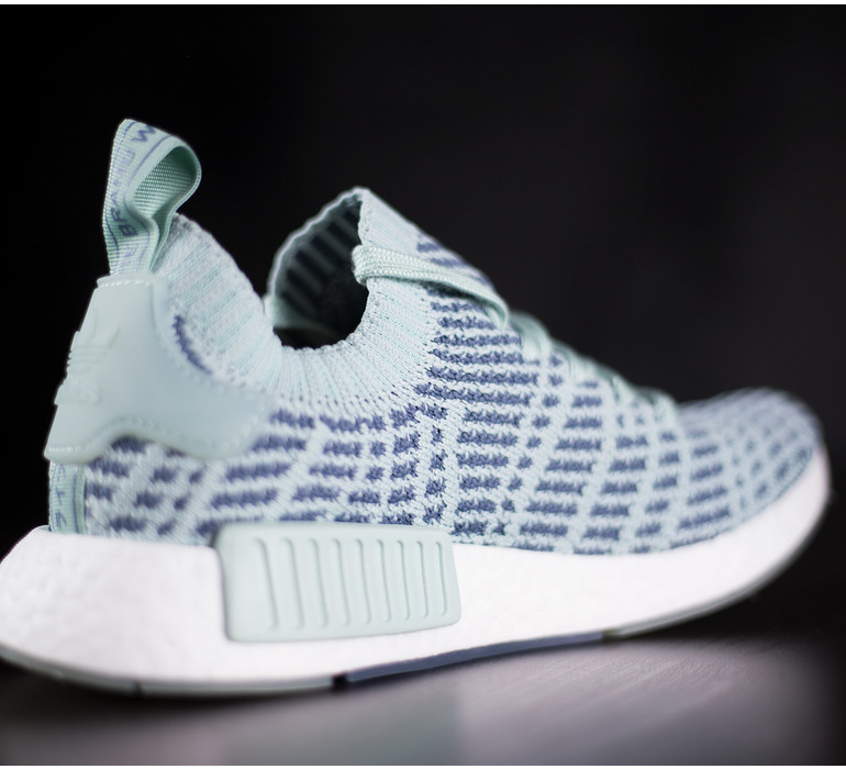 NMD R1 STLT PK W