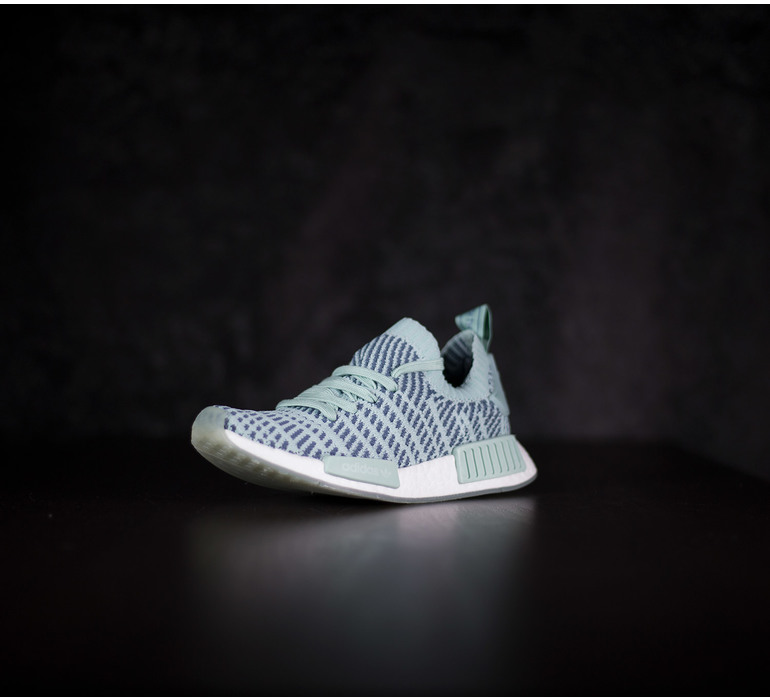 NMD R1 STLT PK W