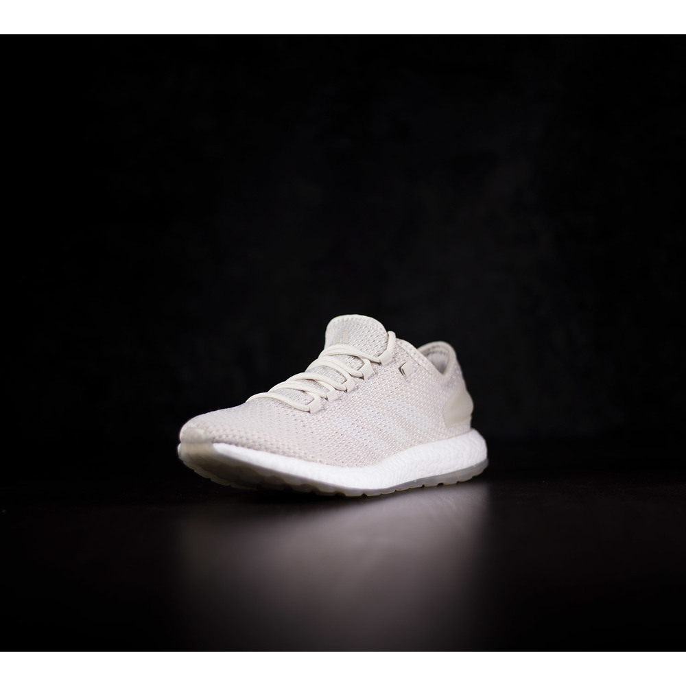 Panske kremove latkove priedu ne tenisky adidas Pureboost Clima Shoes s bielou boost podra kou a gumenou ochranou na lenkoch BY8895