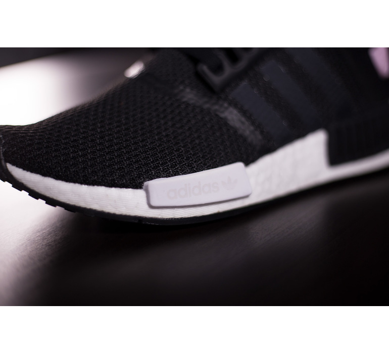 NMD_R1 W