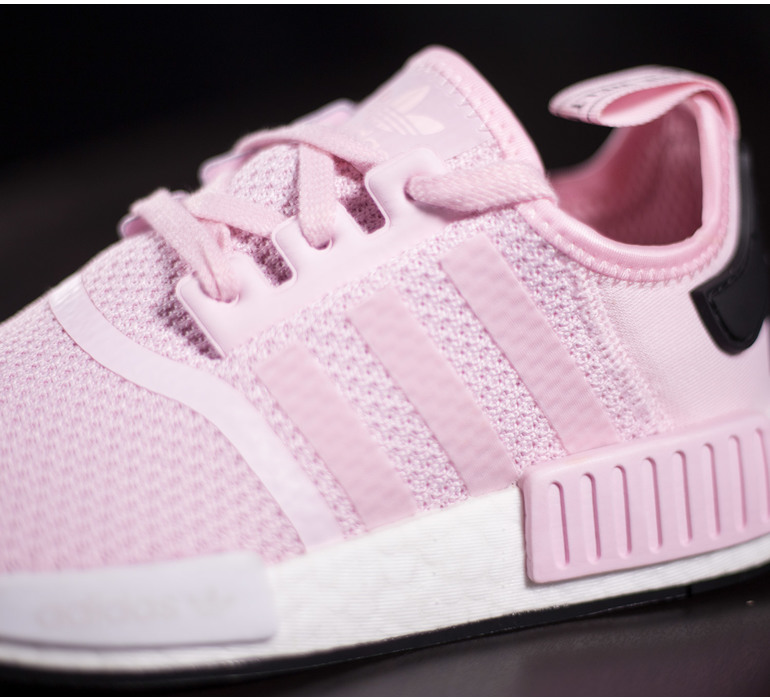 NMD_R1 W