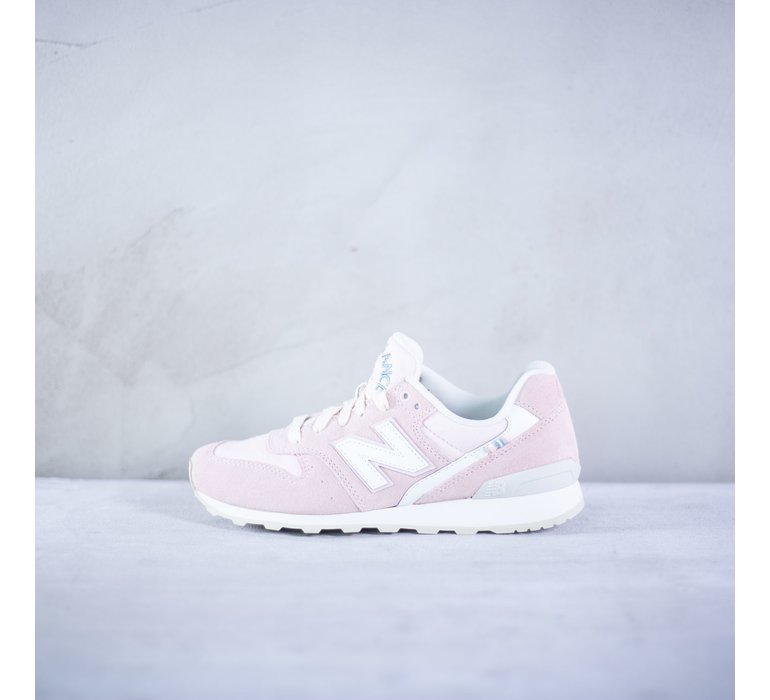 996