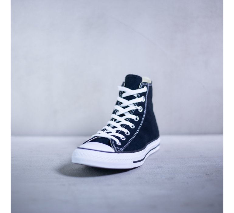 CHUCK TAYLOR