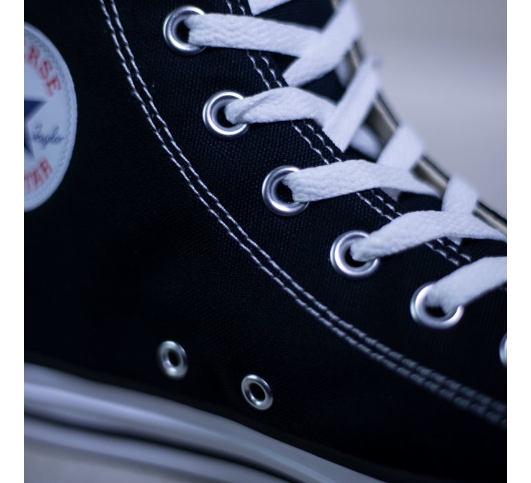 CHUCK TAYLOR