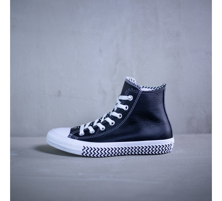 CHUCK TAYLOR