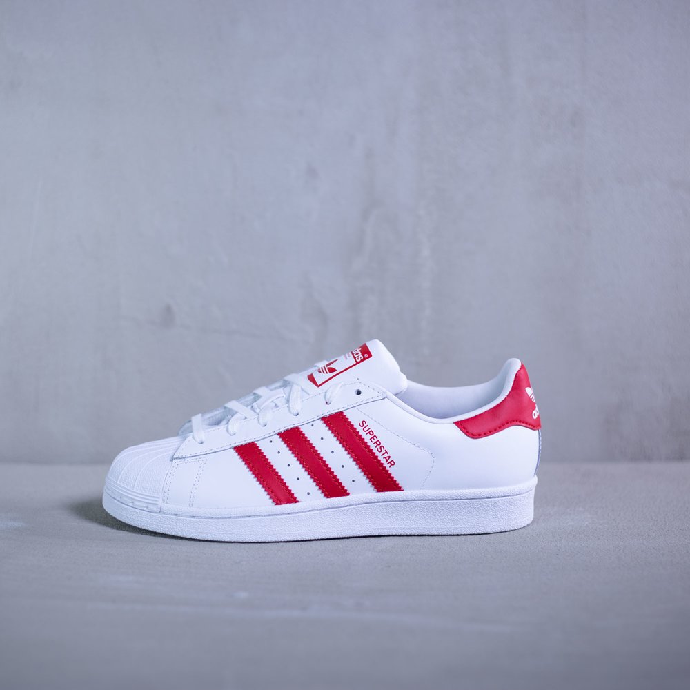 And recipe domestic Dámske biele kožené tenisky adidas Superstar J s červenými prúžkami a s bielou podrážkou - CG6609 And recipe domestic Dámske biele kožené tenisky adidas Superstar J s červenými prúžkami a s bielou podrážkou - CG6609