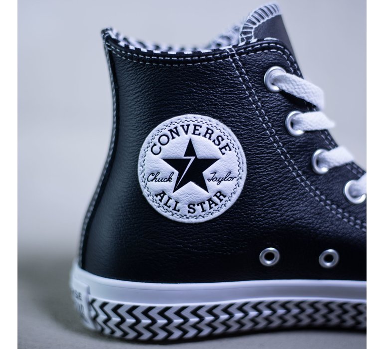 CHUCK TAYLOR