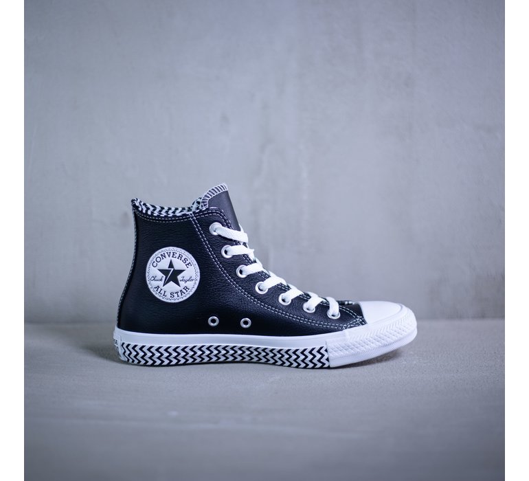 CHUCK TAYLOR