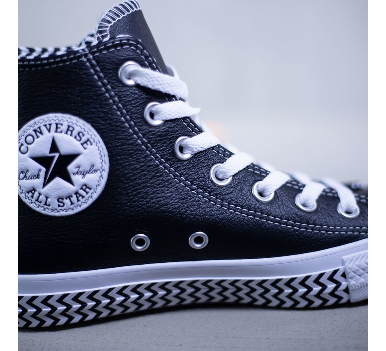 CHUCK TAYLOR