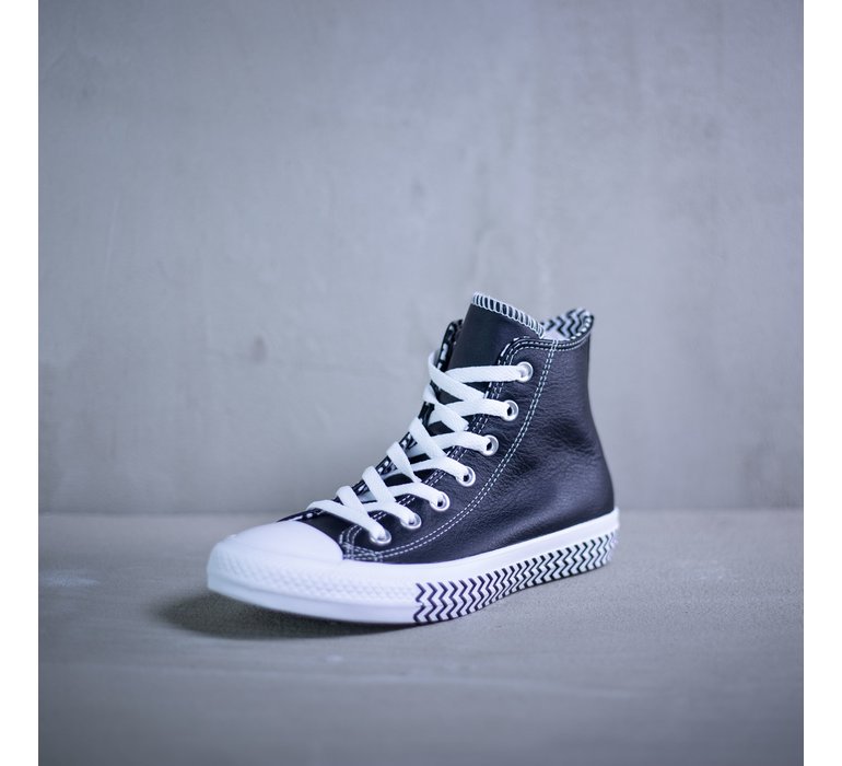 CHUCK TAYLOR