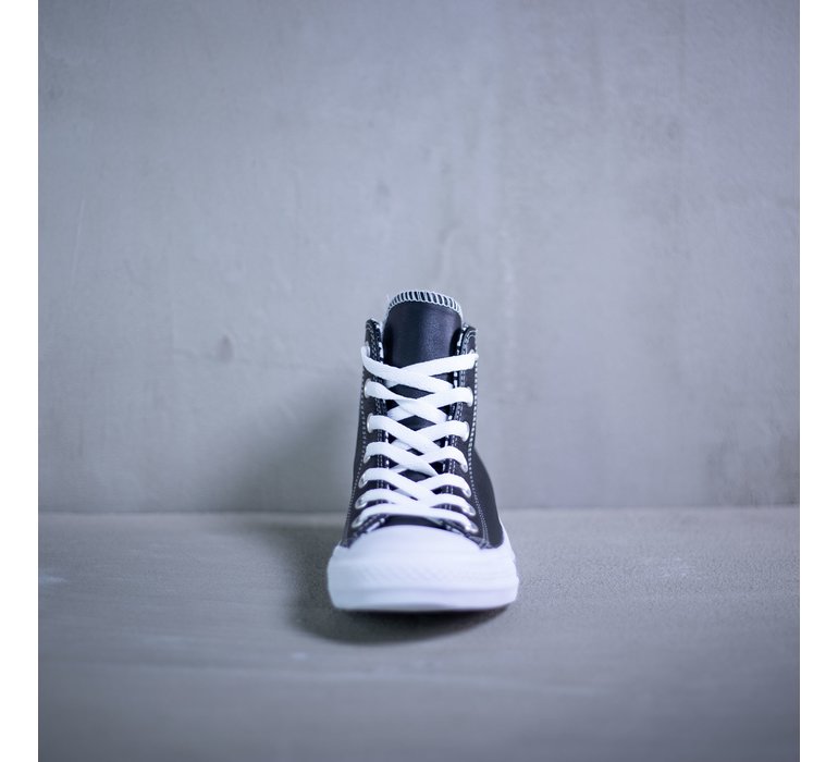 CHUCK TAYLOR