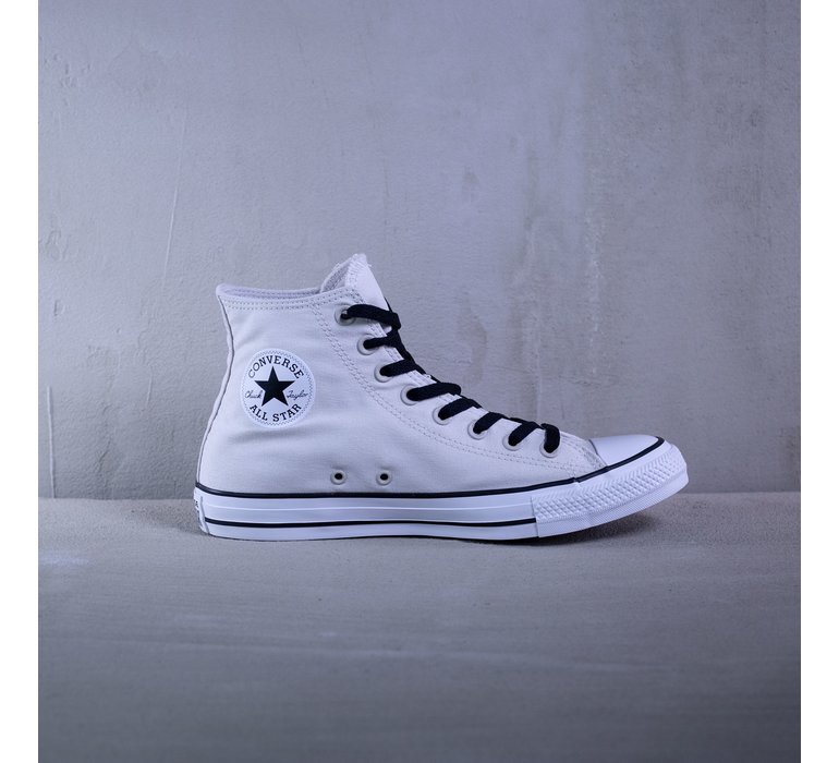 CHUCK TAYLOR