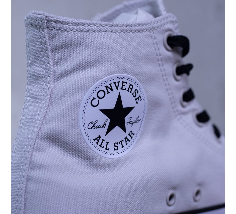 CHUCK TAYLOR