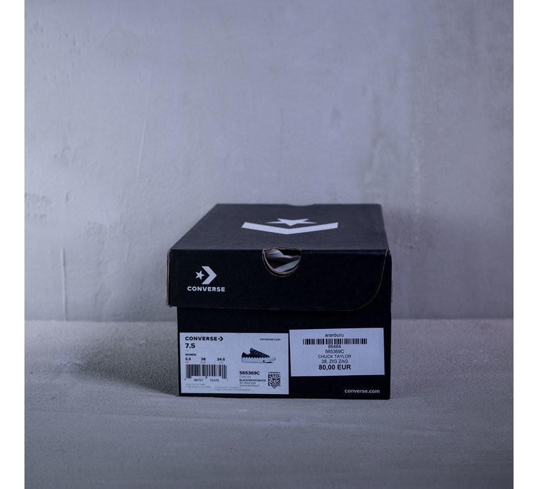 CHUCK TAYLOR