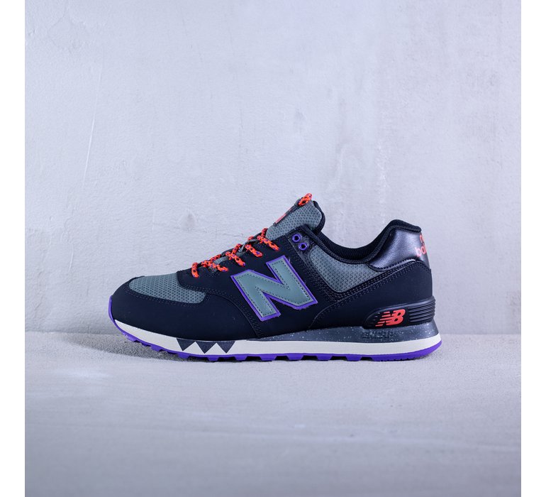 Panske tenisky New Balance model 574 v iernej farbe s oran ovymi nurkami a fialovou encap podra kou ML574NFQ
