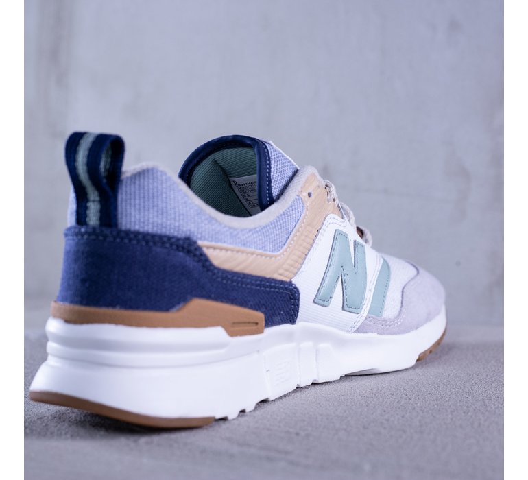 997